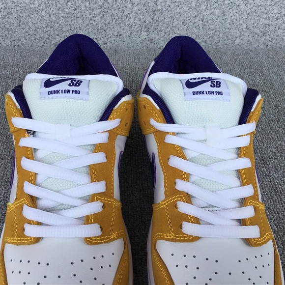 Nike SB Dunk Low Laser Orange - Picture 3 of 8